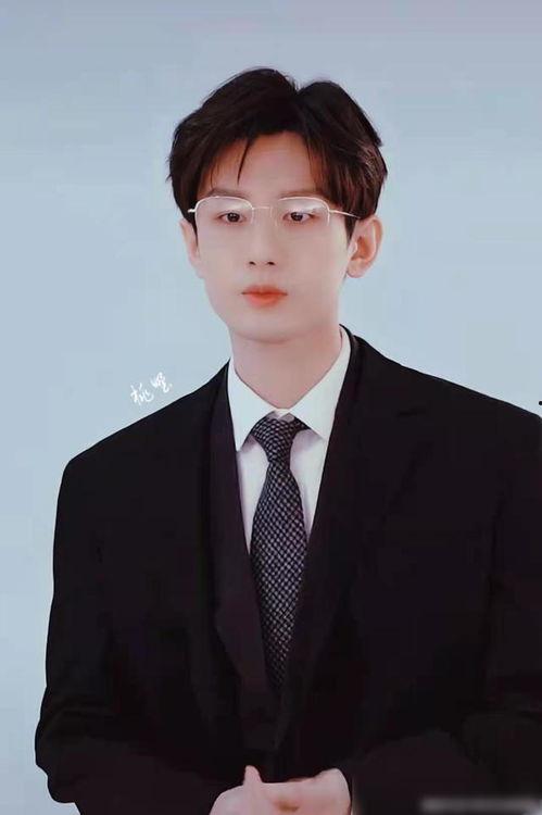 娱乐圈吃瓜成毅是谁啊,从幕后推手到话题焦点